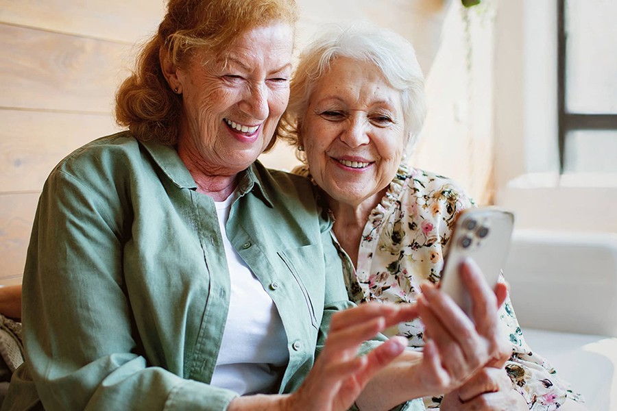 Digitale Gesandte - wir bringen die Generation 60+ ins digitale Zeitalter!